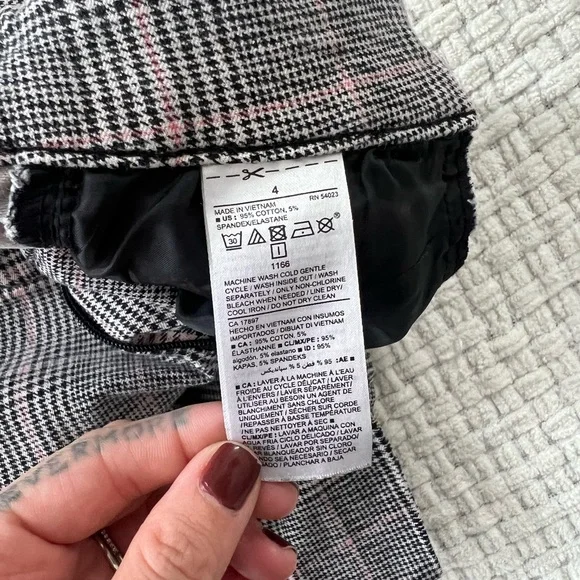Old Navy Black and Pink Plaid Pants - Picture 4 of 6